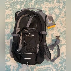 Teton Oasis 1100 hiking backpack with bladder
